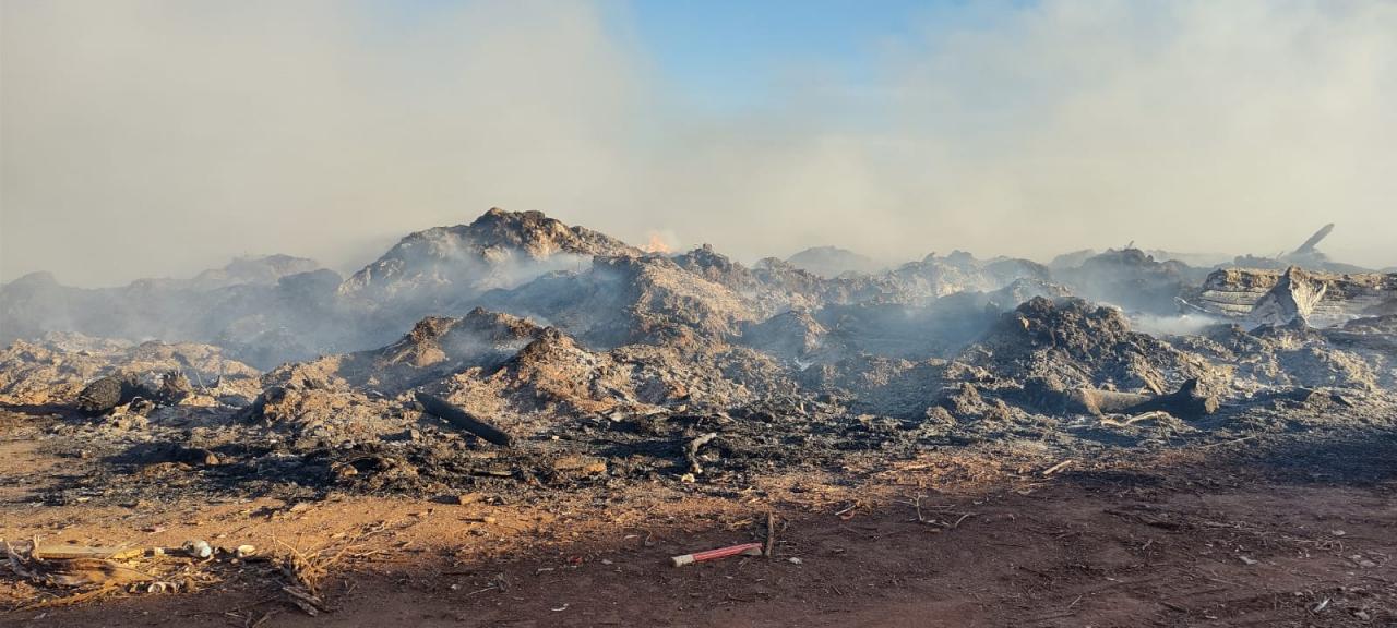 Foto 4 de 5 — Incêndio no Daae pode durar vários dias; fumaça incomoda